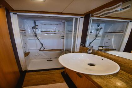 Luxury Motor yacht with a capacity of 8 people