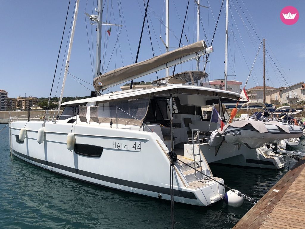 Catamaran Fountaine Pajot Helia 44 de particuliers et professionnels