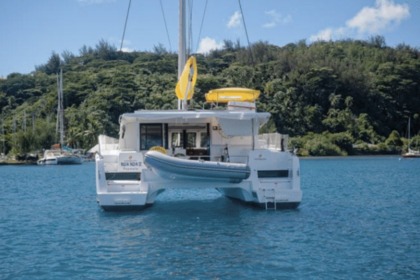 Charter Catamaran FOUNTAINE PAJOT 40 Leeward Islands