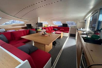 Catamaran Carrera 57