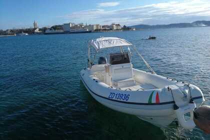 Hyra båt RIB-båt Predator 660 Zadar