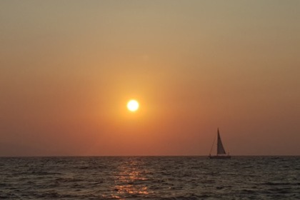 Sunset Trip to Dia Island