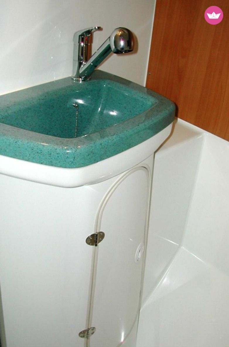 Charter sailboat in Athens  