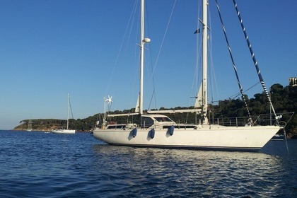 Charter Sailboat AMEL MARAMU Piombino
