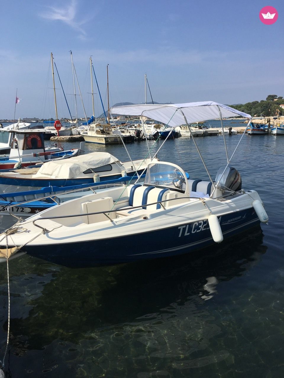 Motorboat Quicksilver Commander for rental