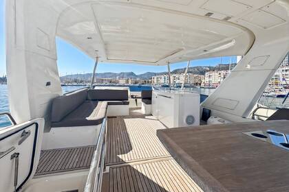 Miete Motoryacht Jeanneau Prestige 680 Hyères