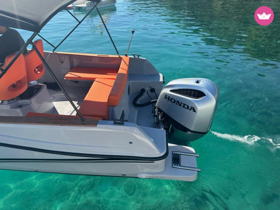 Bateau à moteur Cap camarat 755 3