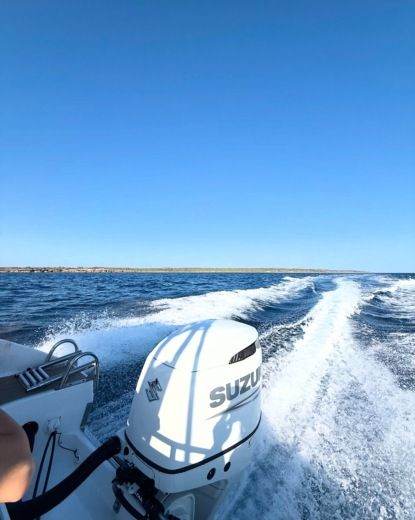 Эс Тренк Motorboat Saver 750wa hardtop alt tag text