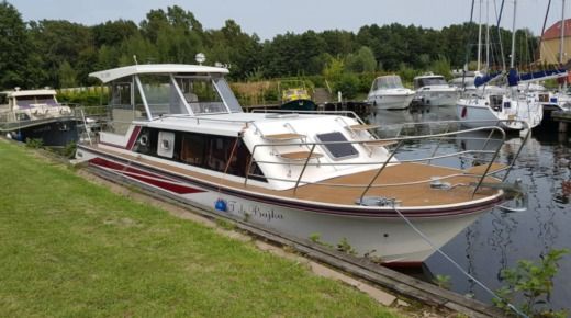Аренда Janmor 1200 Prestige в Вількаси - Click&BoatЧастная аренда яхт с «Click&Boat»Частная аренда яхт с «Click&Boat»