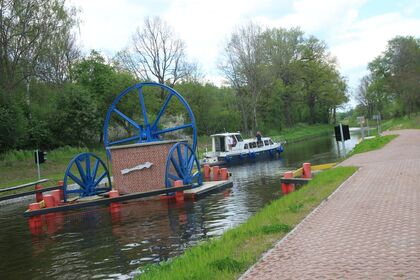 River Cruiser 39 - czarter barki na Pętli Żuławskiej i Kanale Elbląskim