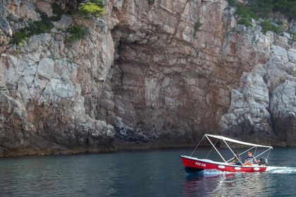 Rent a boat on your own! No licence needed