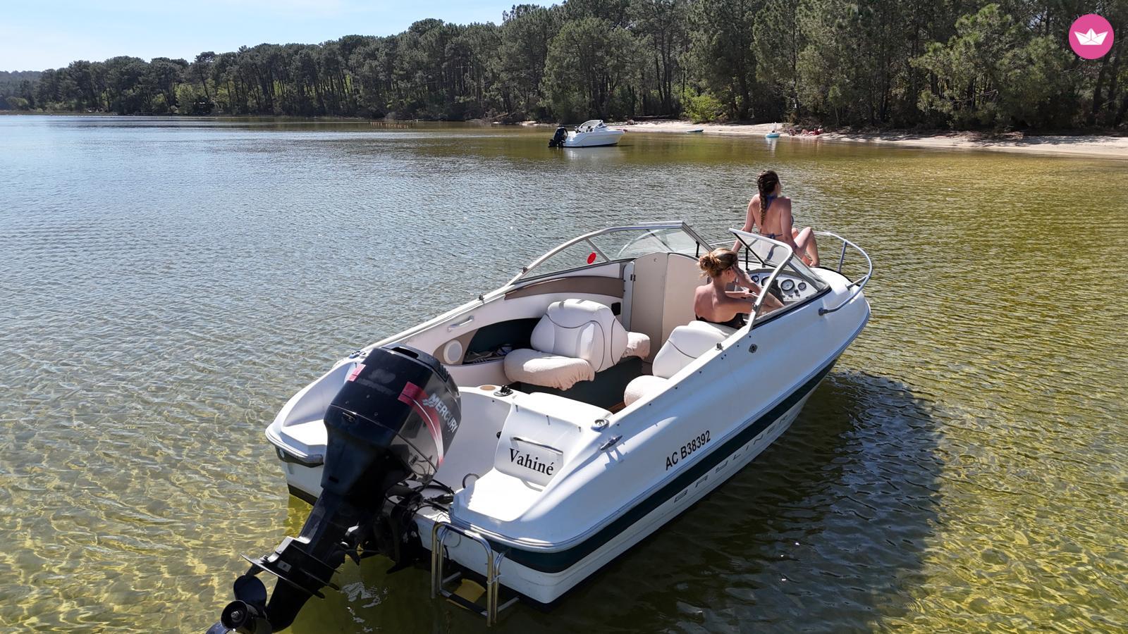 Bateau à moteur Bayliner Capri Cuddy 1802 90cv 6