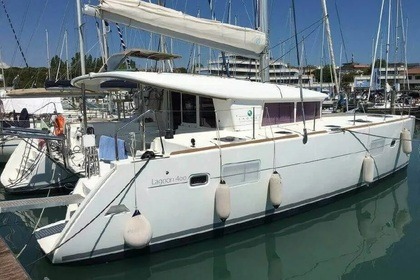 Charter Catamaran Lagoon-Bénéteau Lagoon 400 S2 - 4 + 2 cab. Sukošan