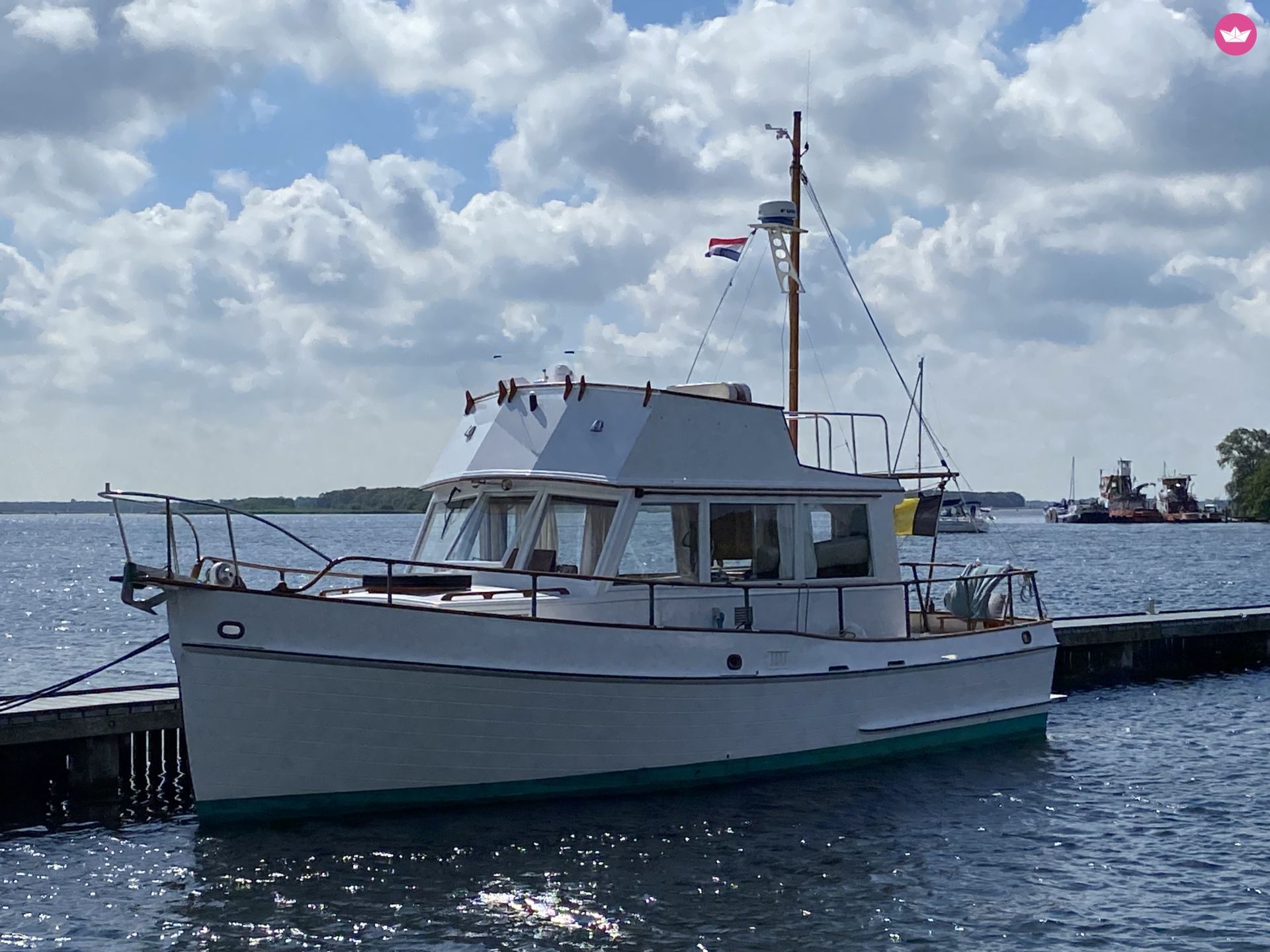 Bateau à moteur American Marine Grand Banks 32 120cv 3