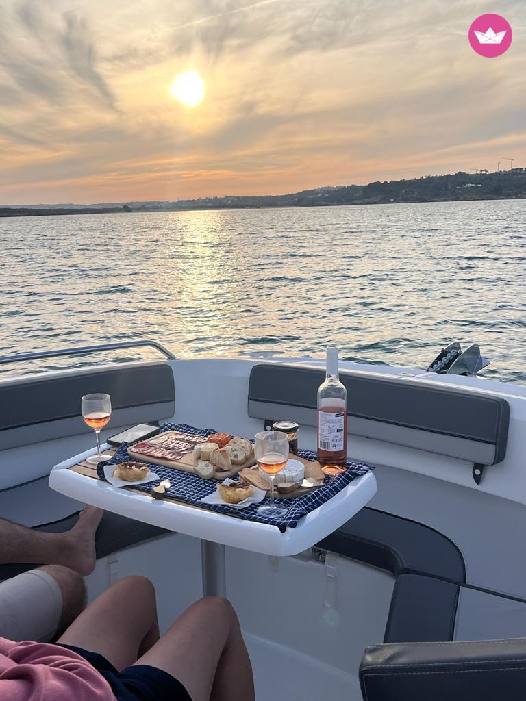 Bateau à moteur Jeanneau Cap Camarat 7.5 CC 200cv 6