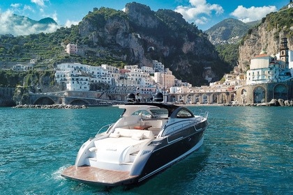 Rental Motorboat Rizzardi 48in Capri