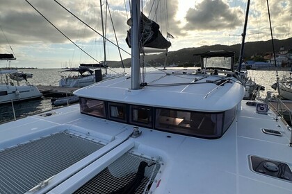 Laura S - Lagoon 400 S2