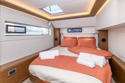 Ouna Catamaran - Private Lagoon 46 - Owner operated - Tailor-made luxury cruises from Paros