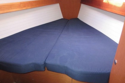 Enjoy relaxed sailing with the Bavaria 35