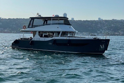 Hire Motor yacht Pro 2000 Open 2000 İstanbul