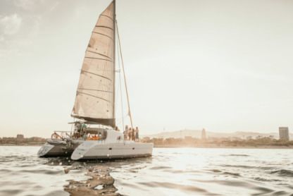 Charter Catamaran Lagoon Lagoon 400 Barcelona