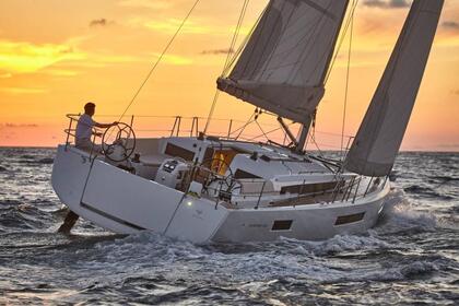 Charter Sailboat Jeanneau Sun Odyssey 440 Portimão