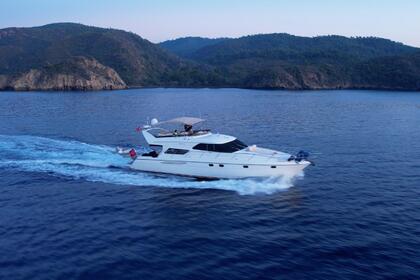 Luxury Motoryacht with a capacity of 6 people