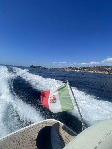 Catania Motorboat SeaLine sport 36 alt tag text