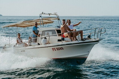 Charter Motorboat Private boat tours Sampa 740 Pula