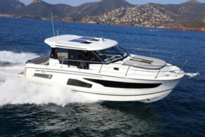 Charter Motorboat Jeanneau Merry Fisher 1095 Cannigione