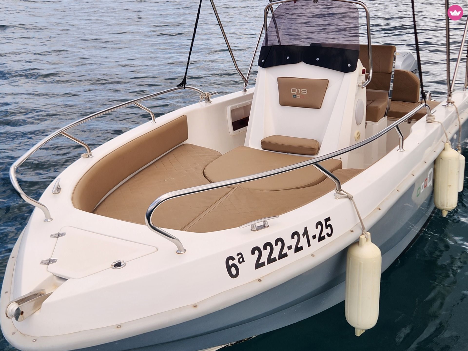Bateau à moteur Barqa Q19 100cv 2