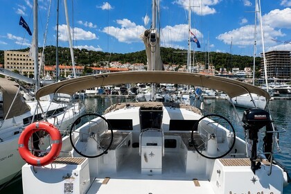 Hyra båt Segelbåt Jeanneau Sun Odyssey 440 - 4 cab. Split