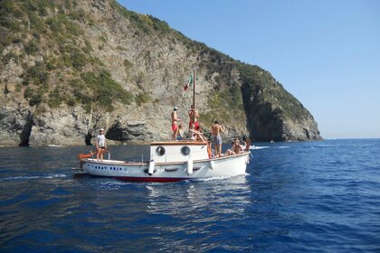 Charter Motorboat Gozzo Angelina Riomaggiore