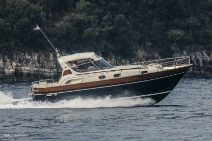 yacht hire sorrento