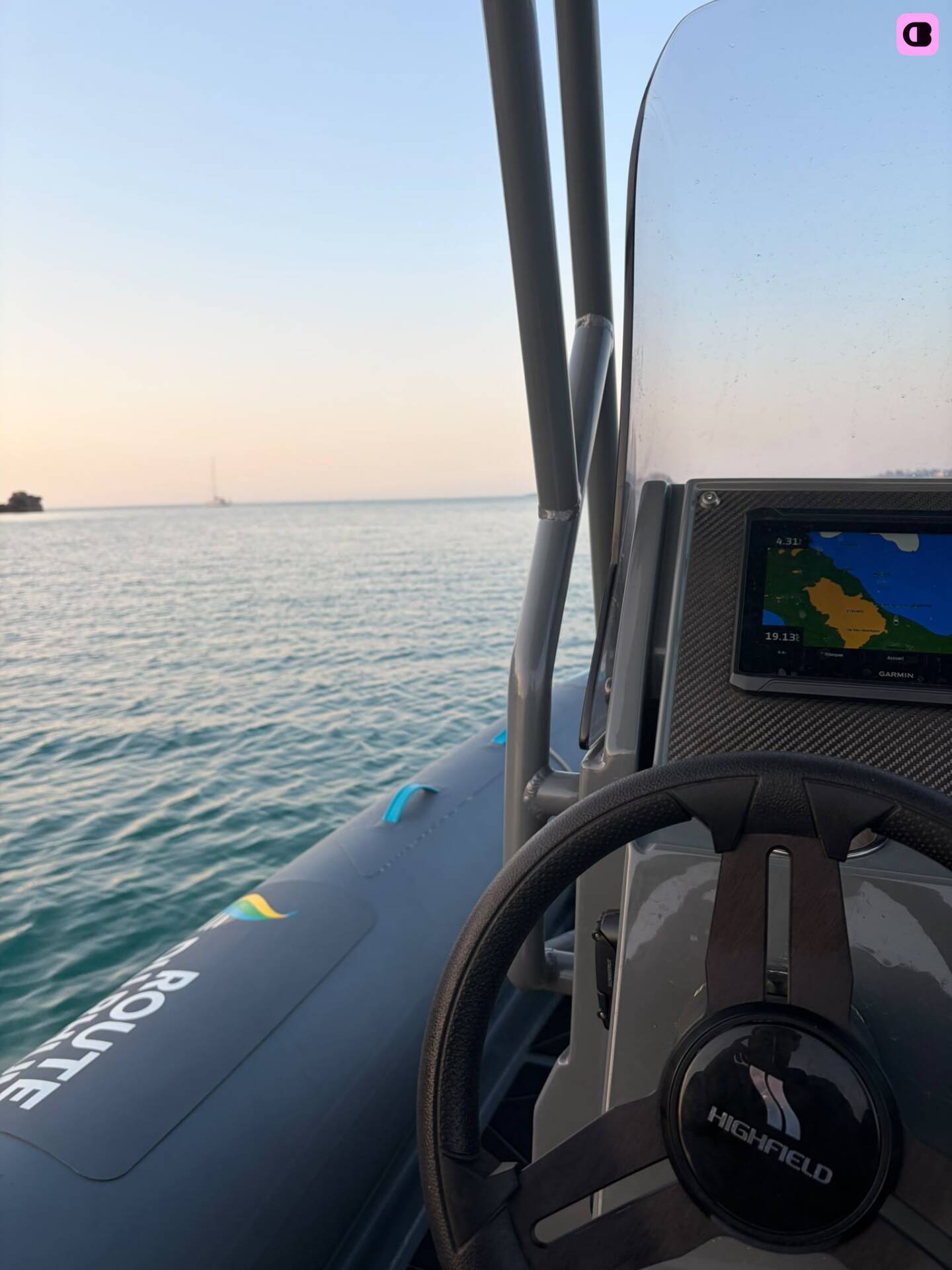 Semi-rigide Highfield Patrol 660 "Route du Rhum" 150cv 4