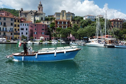 Hire Motorboat Mini cruise Portovenere & 5 terre Gozzo La Spezia