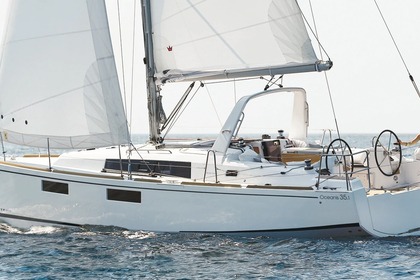 Charter Sailboat  OCEANIS 35.1 - TURQUOISE C Hyères