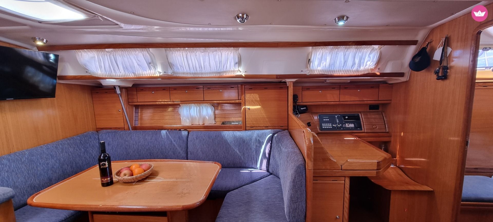 Charter 46 Cruiser
