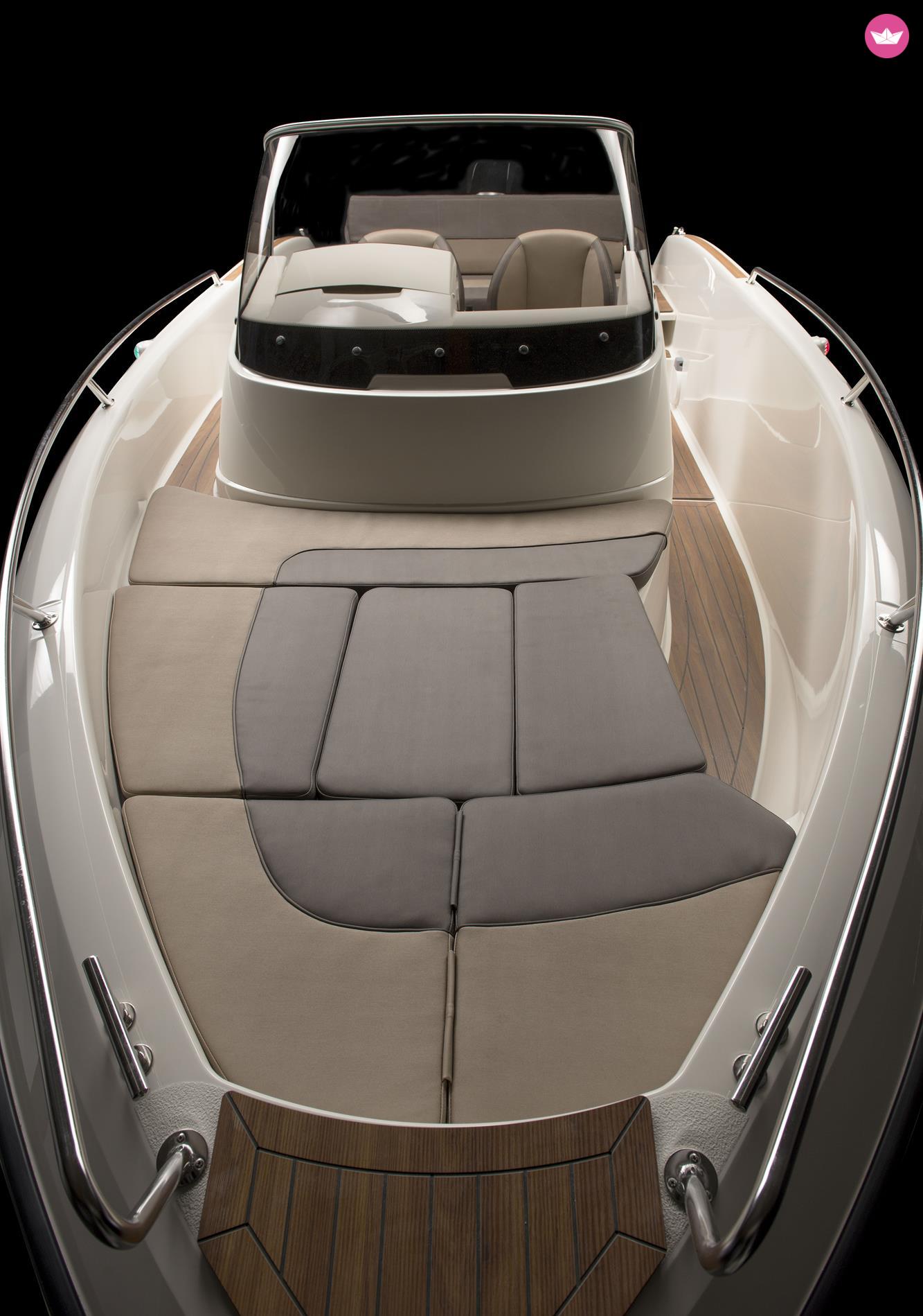 Bateau à moteur Bella 630 rc 150cv 3