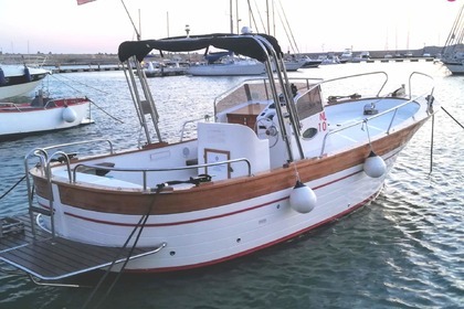 Charter Motorboat Cantiere Mileo Leucasia 28 Marina di Leuca