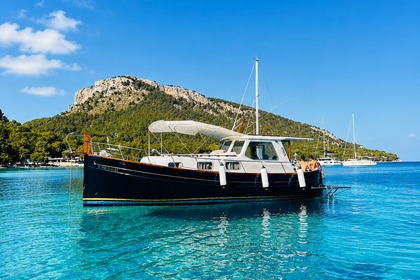 Rental Motorboat Menorquin Menorquín yacht 12 M. Port de Pollença