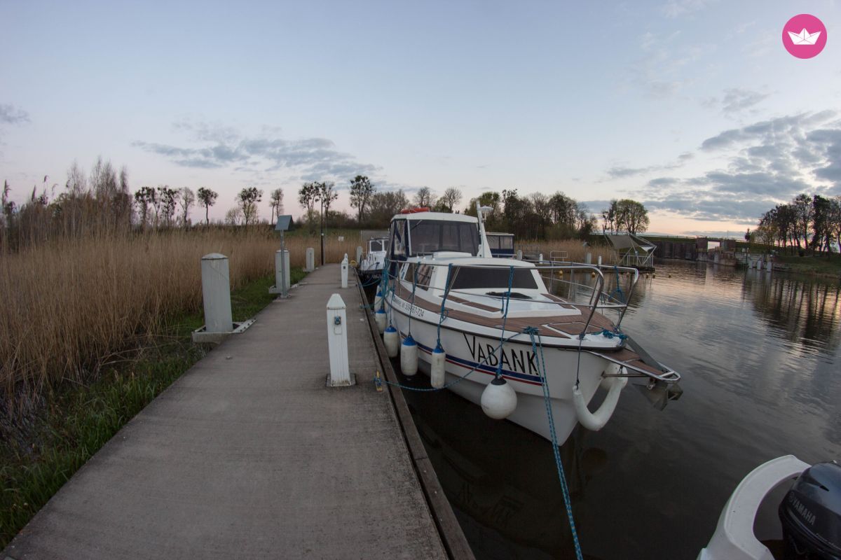Bateau à moteur Weekend 820 30cv