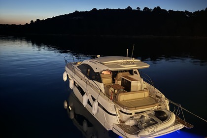 Hire Motor yacht Bavaria Yachtbau Bavaria SR41 Trogir
