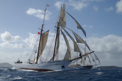 Noleggio Yacht a vela Van den Berg Topsegelschoner Olbia