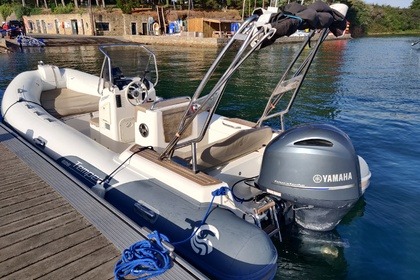 Rental RIB Capelli Limited Édition Carbone 626 Sarzeau