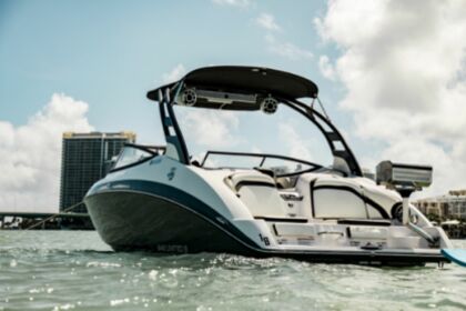Rental Motorboat Yamaha 242 Limited S North Miami