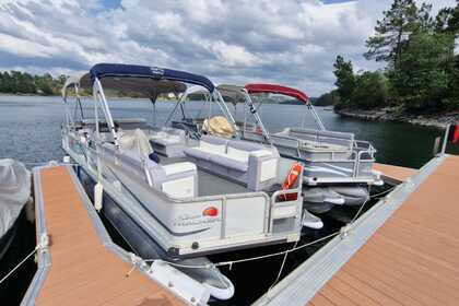 Rental Motorboat Tracker 24 Party Barge Barragem de Castelo de Bode