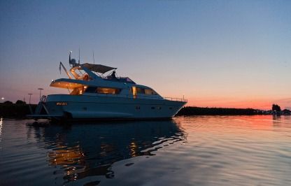 Charter Motorboat Cantieri Navali Liguri Riva Trigoso Ghibli 19 Ponza