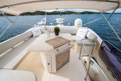 Azimut 47 Fly