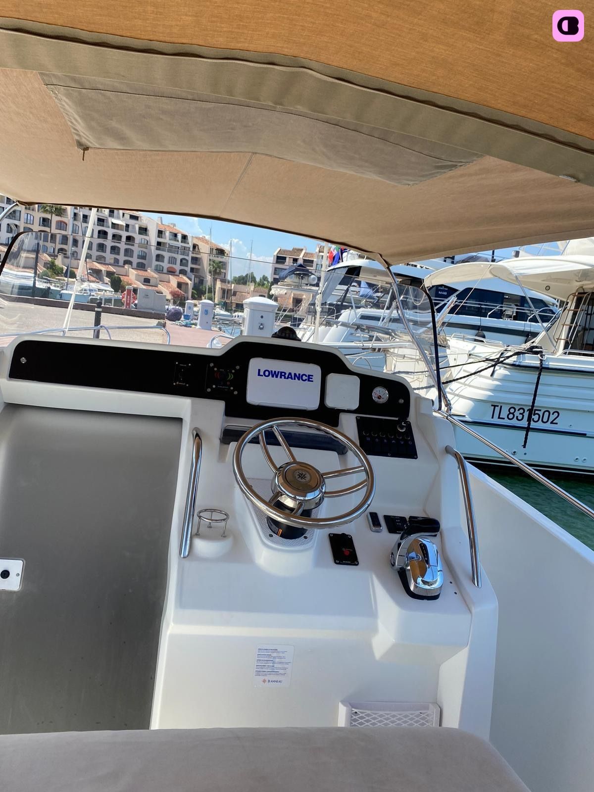 Bateau à moteur Jeanneau Cap Camarat 7.55 250cv 2